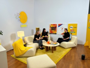 Isabelle Dubern, Leia Sfez et Danièle Gerkens sur le plateau de la Big Conversation. 